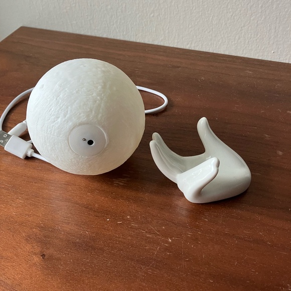 3D Moon Lamp: Touch-dimmable LED night light - Picture 5 of 6